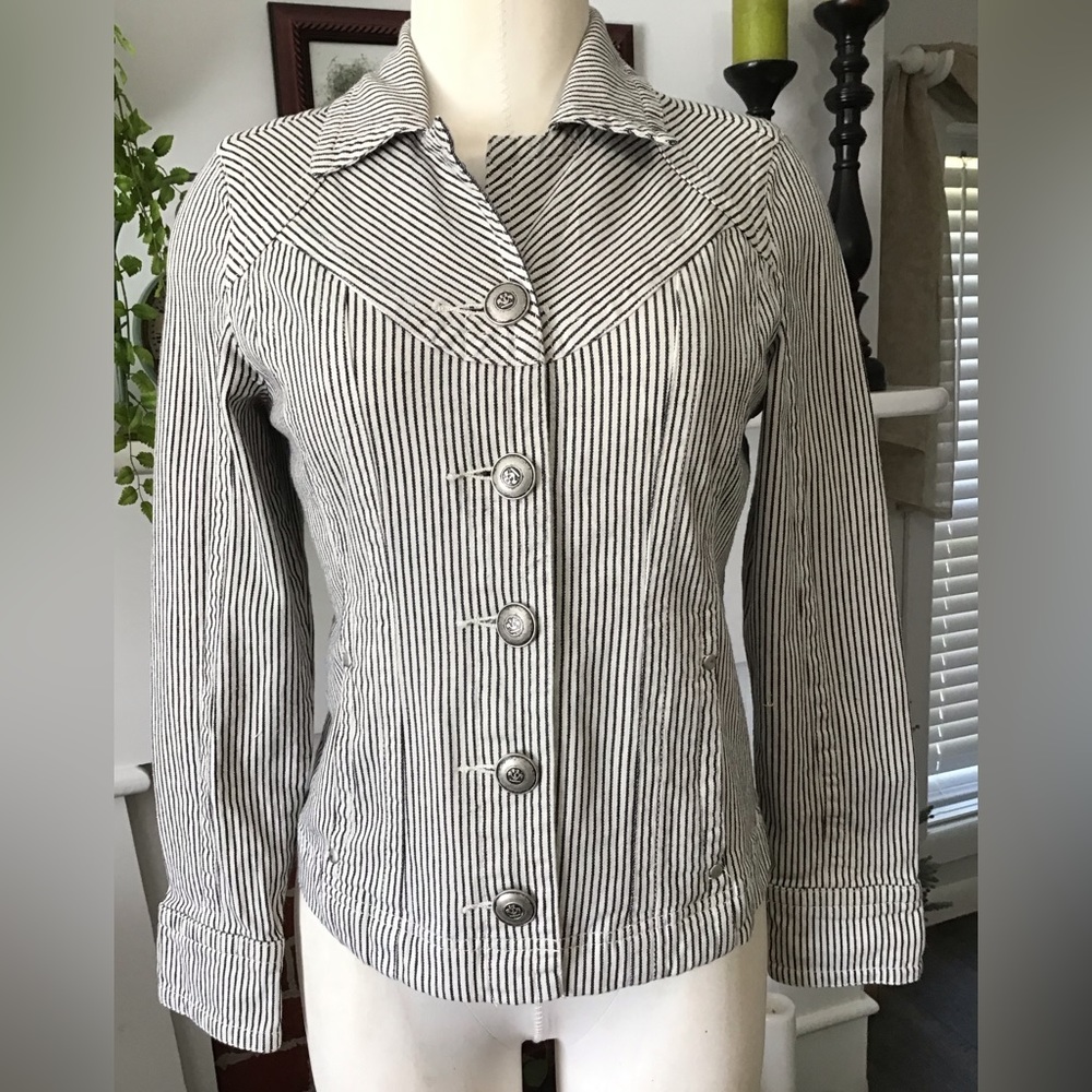 Live a Little black/white cotton blend short jacket. EUC